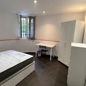 Private room for rent for €500 per month in Barcelona, Carrer de Castellet