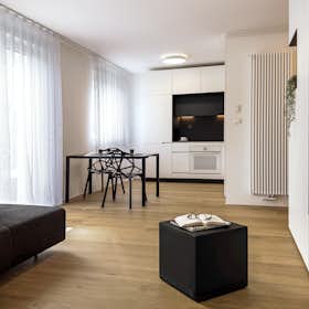 Appartamento for rent for 1.350 € per month in Ljubljana, Slomškova ulica