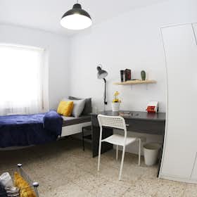 Private room for rent for €550 per month in Madrid, Calle de Camarena