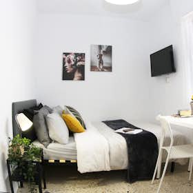 Private room for rent for €550 per month in Madrid, Calle de Camarena