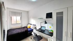 Private room for rent for €485 per month in Madrid, Calle de Santa María Reina