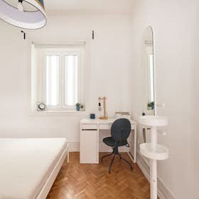 Private room for rent for €550 per month in Lisbon, Rua Rodrigo da Fonseca