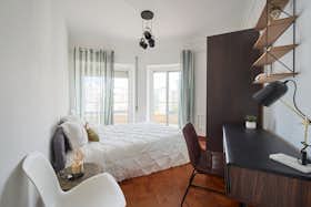 Private room for rent for €600 per month in Lisbon, Avenida da República