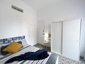 Private room for rent for €500 per month in Madrid, Calle de San Bernardo