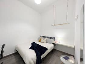 Private room for rent for €450 per month in Madrid, Calle de San Bernardo