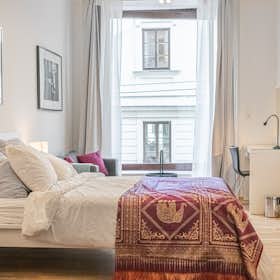 Apartment for rent for €1,564 per month in Vienna, Seilergasse