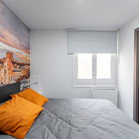 Private room for rent for €900 per month in Madrid, Calle del Arenal