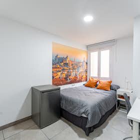 Private room for rent for €1,000 per month in Madrid, Calle del Arenal