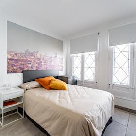Private room for rent for €900 per month in Madrid, Calle del Arenal