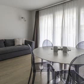Apartment for rent for €2,550 per month in Milan, Corso Como