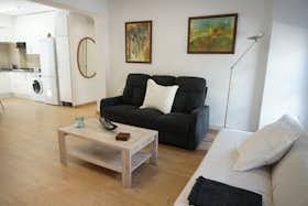 Apartment for rent for €1,300 per month in Valencia, Calle Remolcador