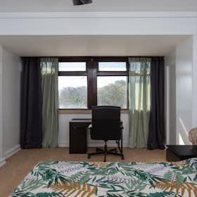 Private room for rent for €550 per month in Lisbon, Avenida Fontes Pereira de Melo