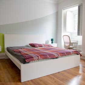 Private room for rent for €750 per month in Lisbon, Avenida de Sidónio Pais