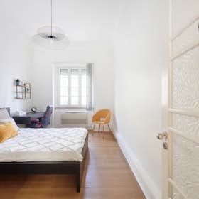 Private room for rent for €750 per month in Lisbon, Avenida de Sidónio Pais