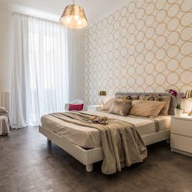 Apartamento para alugar por € 1.653 por mês em Siracusa, Via Roma