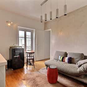 Appartement te huur voor € 1.477 per maand in Paris, Avenue Daumesnil