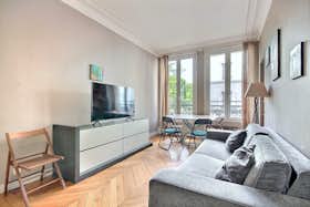 Apartment for rent for €2,736 per month in Paris, Rue du Commerce