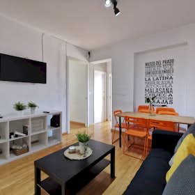 Private room for rent for €660 per month in Madrid, Calle de Redondilla