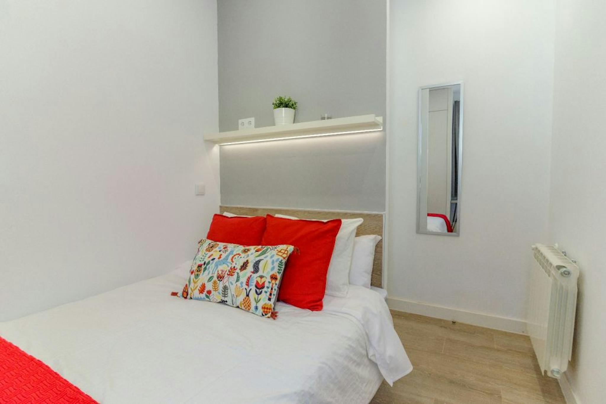 Calle Mesón de Paredes, Madrid preview