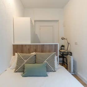 Private room for rent for €630 per month in Madrid, Plaza de la Marina Española