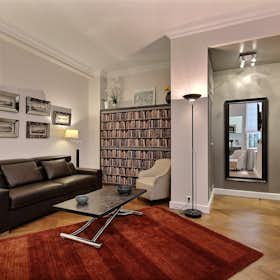 Apartment for rent for €2,728 per month in Paris, Rue de Richelieu