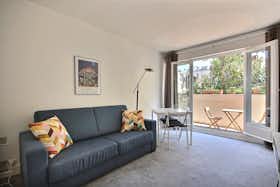 Studio for rent for €1,408 per month in Paris, Rue Rouelle