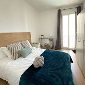 Private room for rent for €660 per month in Madrid, Calle de Alberto Aguilera