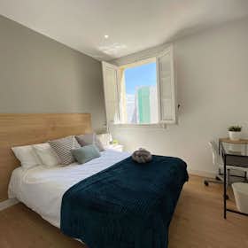 Private room for rent for €580 per month in Madrid, Calle de Alberto Aguilera