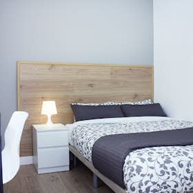 Private room for rent for €620 per month in Madrid, Calle de Alberto Aguilera