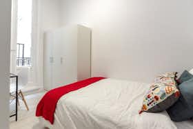 私人房间 正在以 €650 的月租出租，其位于 Madrid, Calle de Fuencarral