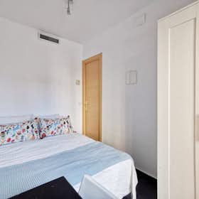 Private room for rent for €630 per month in Madrid, Plaza de Santa Cruz