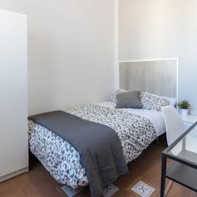 Private room for rent for €660 per month in Madrid, Plaza de Santa Ana