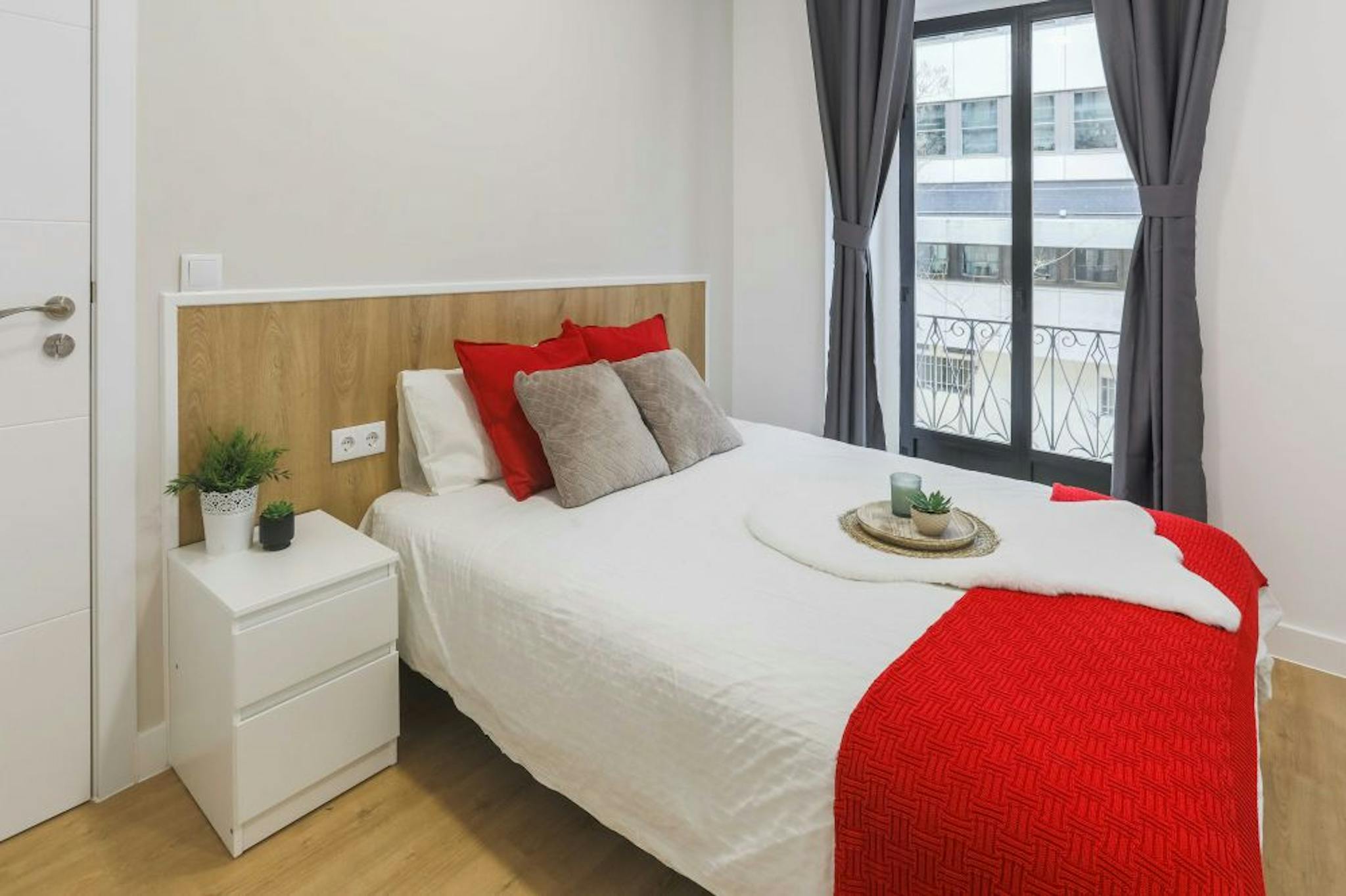 Calle de Ventura Rodríguez, Madrid preview