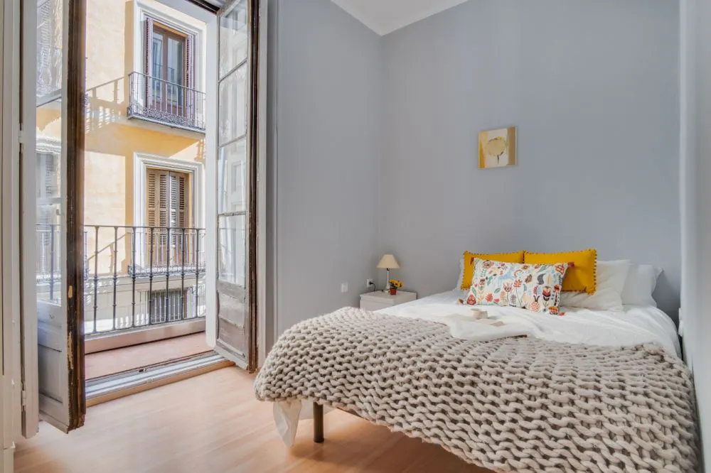 Private room in Calle de la Sal, Madrid (1334286) ROOM