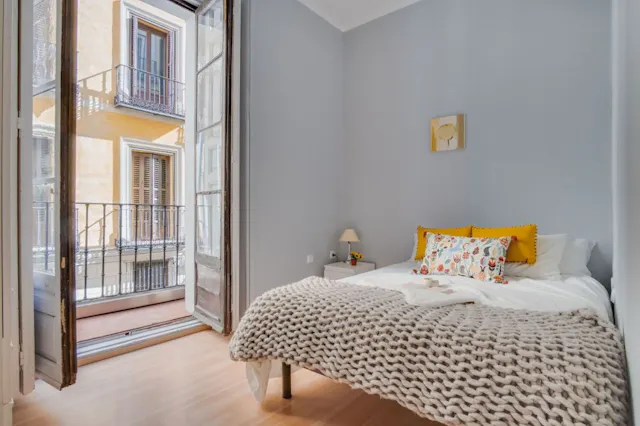 Private room in Calle de la Sal, Madrid (1334286) room image 1