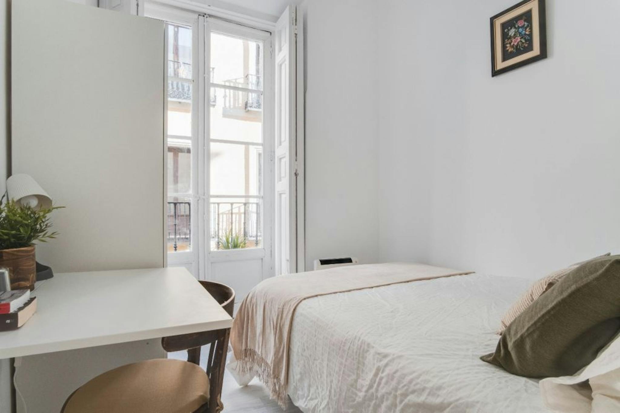 Calle de la Sal, Madrid preview