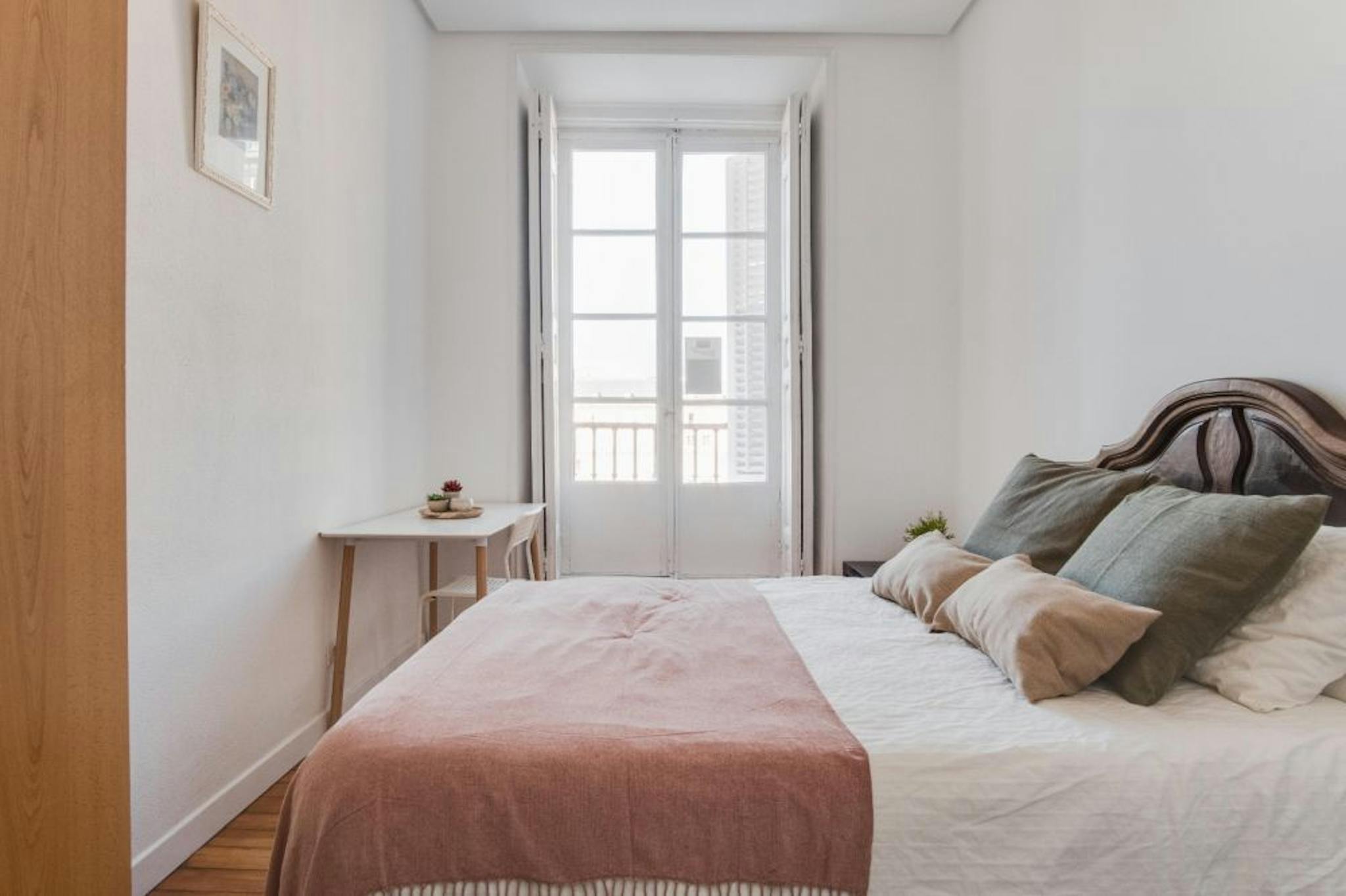 Calle de la Sal, Madrid preview