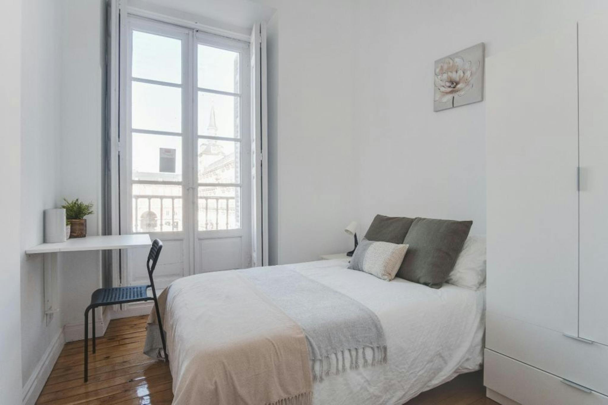 Calle de la Sal, Madrid preview