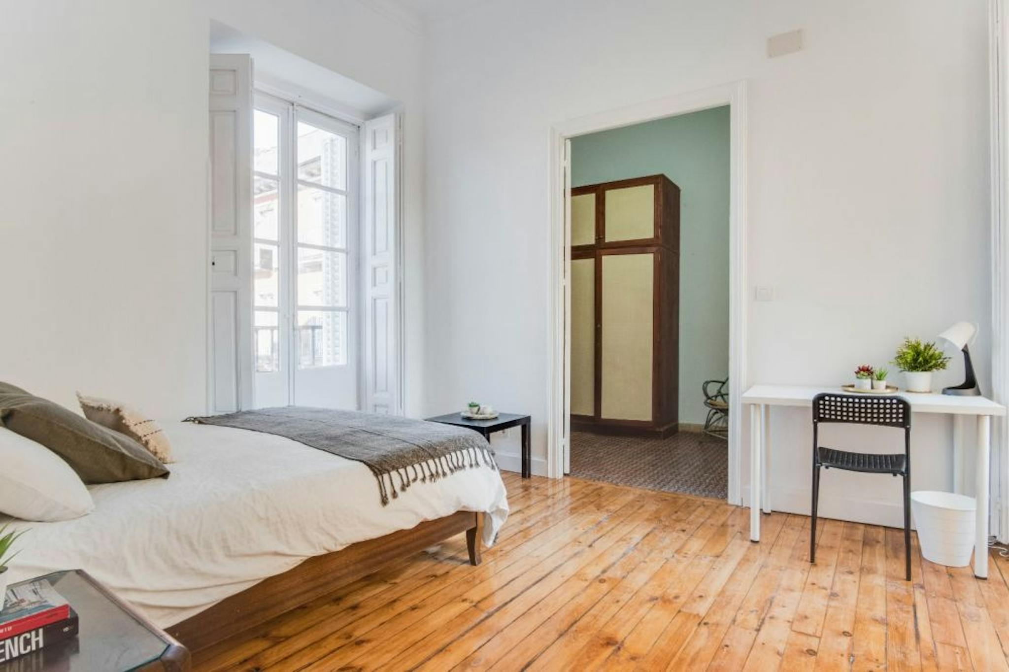 Calle de la Sal, Madrid preview