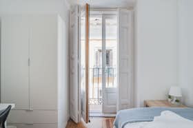 Private room for rent for €660 per month in Madrid, Calle de la Sal