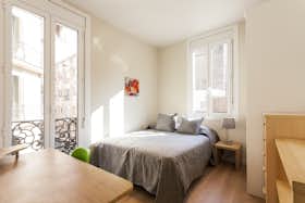 Wohnung zu mieten für 1.460 € pro Monat in Barcelona, Travessia de Sant Antoni