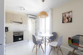 Apartment for rent for €1,595 per month in Barcelona, Travessia de Sant Antoni