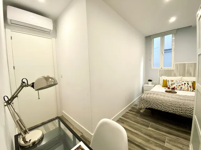 Private room in Avenida de la Ciudad de Barcelona, Madrid (1335080) room image 1