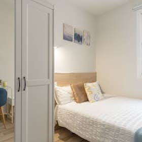 Private room for rent for €550 per month in Madrid, Calle de Eduardo Marquina