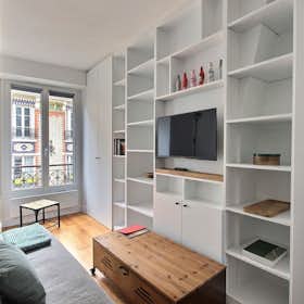 Studio for rent for €1,484 per month in Paris, Rue des Lyonnais