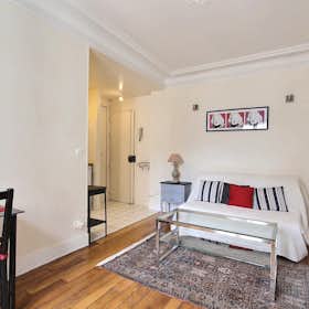 Wohnung zu mieten für 1.650 € pro Monat in Paris, Rue des Acacias