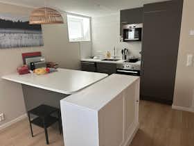 Apartment for rent for SEK 10,802 per month in Näsbypark, Parkvägen