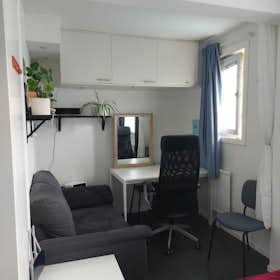 Studio for rent for 5 600 SEK per month in Hisings Backa, Lisa Sass gata