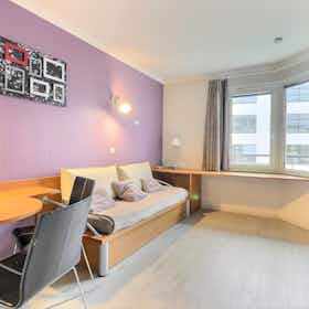 Apartment for rent for €1,473 per month in Issy-les-Moulineaux, Rue Éliane Jeannin-Garreau
