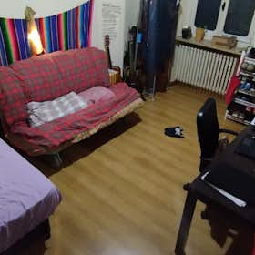 私人房间 正在以 €600 的月租出租，其位于 Turin, Via Cinzano